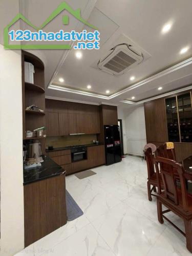 🔥 BIỆT THỰ LIỀN KỀ HOÀNG HOA THÁM – 104M² – 4 TẦNG – MT 5,5M – THANG MÁY – Ô TÔ ĐỖ CỬA – - 3