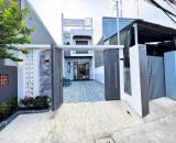 Bán nhà thị trấn Đức Hòa dt 120m2 1 lầu 3pn,2wc, sân oto ,hoàn công giá 3,05 tỷ