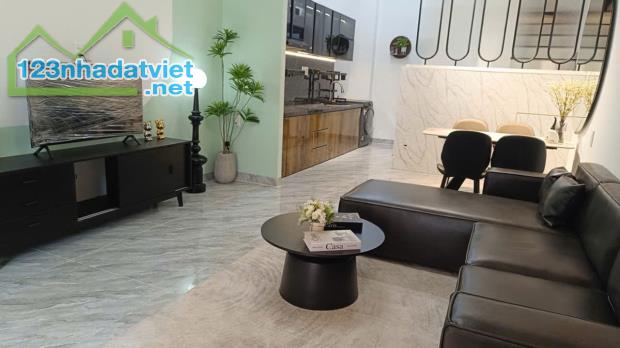 BÁN NHÀ PHẠM HÙNG Q.8 – 4 TẦNG MỚI ĐẸP (3PN, 3WC) – FULL NỘI THẤT – 42M² – 6.9 TỶ - 1