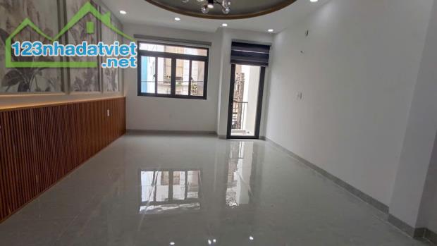 BÁN NHÀ PHẠM HÙNG Q.8 – 4 TẦNG MỚI ĐẸP (3PN, 3WC) – FULL NỘI THẤT – 42M² – 6.9 TỶ - 3