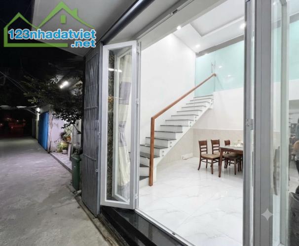 Nhà mới đẹp - ngang 4m - hẻm thông - giá 4,2 tỷ TL