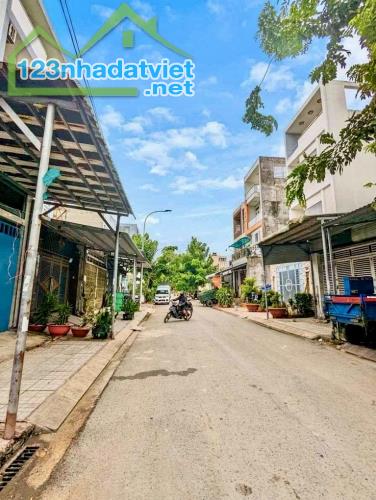 BÁN NHÀ MẶT TIỀN KDC BÌNH ĐIỀN Q.8 – 5X22M – 110M2 – NHỈNH 6 TỶ – LH 0784968131 - 1