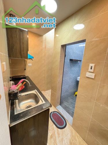 Bán căn hộ tầng 2 Phố Hàng Chuối - 40m2 - căn hộ khép kín - Sổ đỏ riêng - Giá 3,1 Tỷ - 2