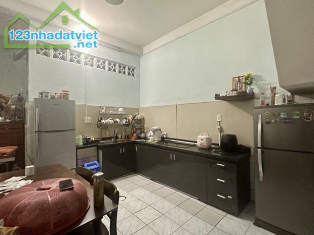 [D2813*] Mặt tiền kinh doanh gần CV Gia Định - 18.x tỷ - 2