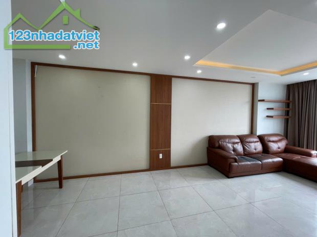 🌈HOT - Cho thuê căn hộ The Prince DT 110m2 gồm 2Pn2Wc Full - 22 Tr / Tháng Tel 0942811343