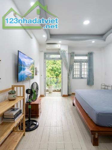 [DD085] Nhà đẹp 4 tầng sát Sân golf Tân Sơn Nhất - Giá 10.x tỷ