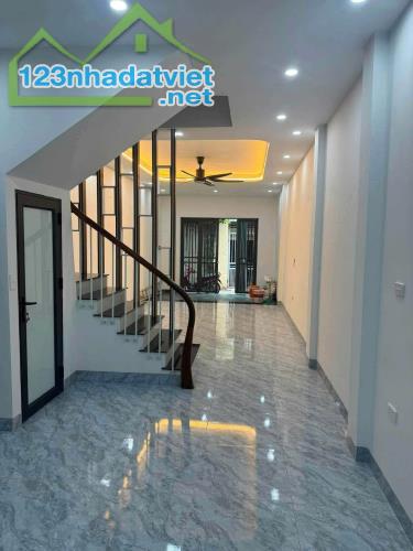 🏠 CHO THUÊ NHÀ NGUYÊN CĂN ĐỊNH CÔNG HẠ  55M² × 3 TẦNG  3PN  12,5 TRIỆU/THÁNG
