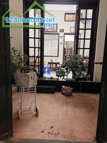 Cho thuê nhà ngõ đường Láng, Đống Đa 41m x 4 tầng, giá 11.5tr/tháng