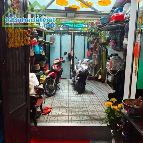 / nhà Bông sao – hẻm xe hơi-ngay kdc bông sao. - 1