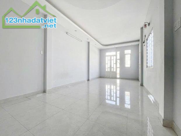 Nhà hẻm 6m xe hơi trước nhà Dạ Nam P2Q8, Giá : 7.8 Tỷ (T/L) - 2