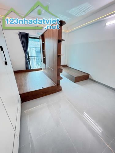 Căn hộ gần 30m² Hà Đông có ban công rộng, thang máy, nội thất - 1