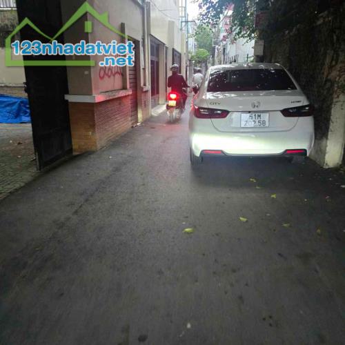 NHÀ NGAY THẢO ĐIỀN Q2 - 100m2 - ĐƯỜNG XE HƠI - 3 TẦNG - NGANG 7.3M