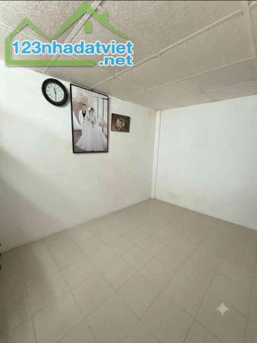 NHÀ SHR – HẺM XE HƠI ĐẾN CỬA – ÂU DƯƠNG LÂN,69 m2,3 PN, Phường.3, QUẬN 8, 5.5 Tỉ