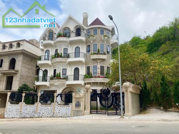 Căn villa cao cấp toạ lạc KQH An Sơn – Đà Lạt.