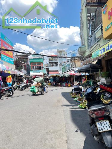 Nhà bán MT trung tâm chợ Hoàng Minh Đạo P5Q8. Giá: 10.5 tỷ