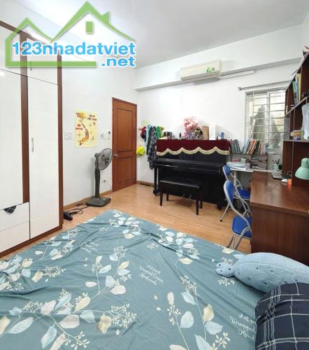 BÁN CHUNG CƯ BA HÀNG A, 282 LĨNH NAM 98M2, 3P NGỦ, 2 VS. HƠN 5 TỶ - 2