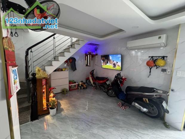 D2843* sát Ngã 6 Gò Vấp Nhà Mới Ở Ngay Ngang 5.5m Giá 4.x Tỷ - 2