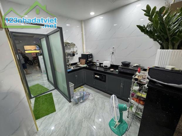D2843* sát Ngã 6 Gò Vấp Nhà Mới Ở Ngay Ngang 5.5m Giá 4.x Tỷ - 3