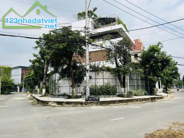 SIÊU PHẨM BIỆT THỰ GÓC 2 MẶT TIỀN 490M² GẦN KDL BẾN XƯA , 1 HẦM 3 LẦU CHỈ 42 TỶ - 1