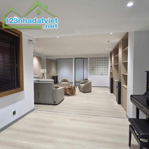 Cho thuê căn hộ sân vườn góc view song 368m² - 3