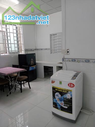 Cho thuê nhà riêng kiên cố, 2 phòng ngủ, có trang bị tiện nghi ở Cồn Khương - 3