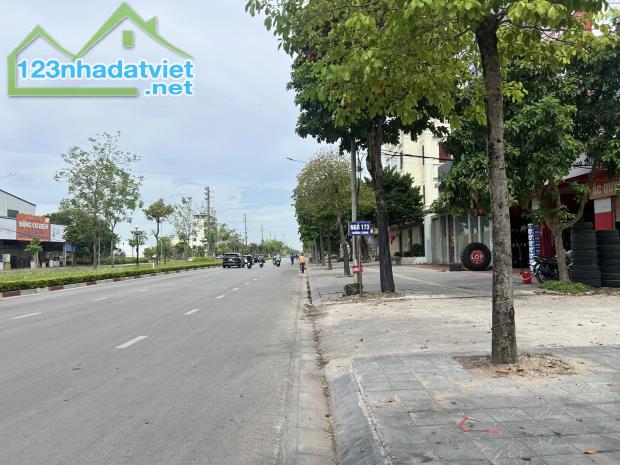 Bán lô đất 3 mặt tiền mặt đường Trường Chinh, TP Hải Dương, 789m2, lô góc, KD tốt, vị trí