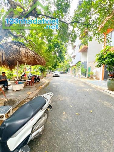BÁN ĐẤT VIỆT HƯNG 60M2- MT 3.8m- Ô TÔ TRÁNH- MẶT CÔNG VIÊN- 1X Tỷ