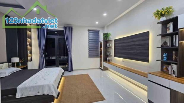 NHÀ 5 TẦNG QUẬN 7- HOÀNG QUỐC VIỆT- DTTT 85M2- GIÁ CHỈ NHỈNH 15T - 3