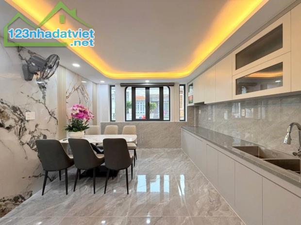NHÀ MỚI FULL NỘI THẤT PHẠM VĂN CHIÊU GÒ VẤP – 4x15M, 5 TẦNG, GARA Ô TÔ – NHỈNH 8 TỶ