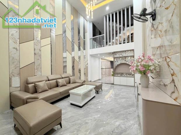 NHÀ MỚI FULL NỘI THẤT PHẠM VĂN CHIÊU GÒ VẤP – 4x15M, 5 TẦNG, GARA Ô TÔ – NHỈNH 8 TỶ - 1