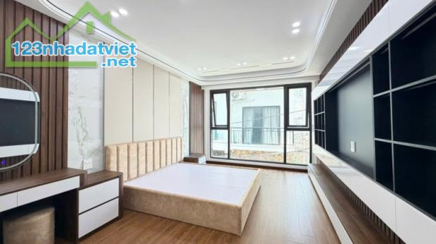 Bán nhà Phố Trạm,Long Biên 7 tầng,50m,mt4m gần phố nhỉnh 11 tỷ - 5