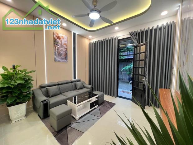 NHÀ ĐẸP TỤ LỘC – VỊ TRÍ ĐẸP, DIỆN TÍCH VUÔNG, Ở LÀ PHÁT