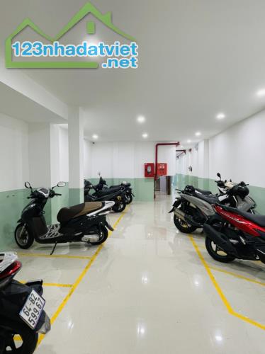 BÁN NHÀ TRỌ, CĂN HỘ DỊCH VỤ ĐƯỜNG 3/2 QUẬN 10 - HẺM XE HƠI - 120M2 - 180 Tr/THÁNG