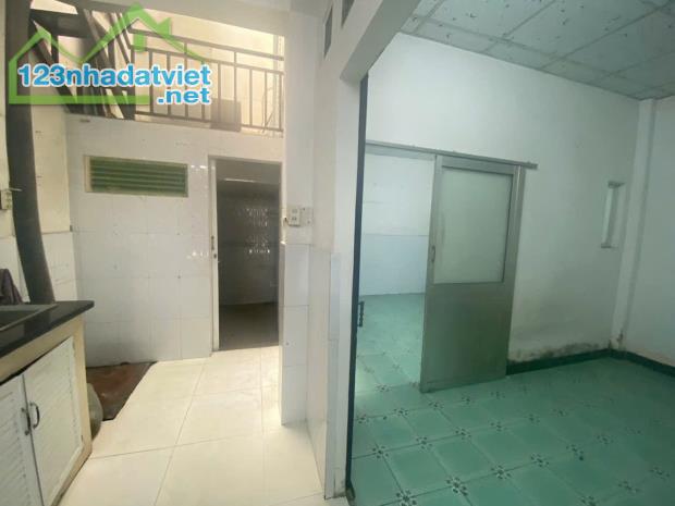 Nhà ngay chung cư quân đội Phường Trung Mỹ Tây Quận 12. Diện tích 5,6m x 11,5m - 2