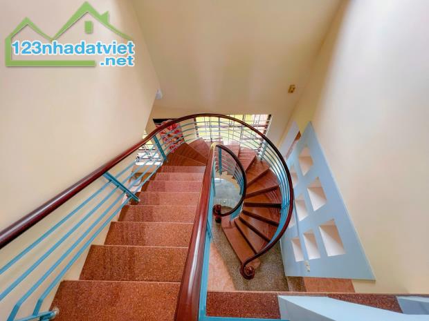 CẮT LỖ 7,5 TỶ – SỞ HỮU BIỆT THỰ SÂN VƯỜN 4.000m² CHỈ 17,5 TỶ - 4