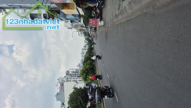 DƯỚI 6 TỶ – NHÀ 48M² – Ô TÔ NGỦ NHÀ – NGAY LÊ THÚC HOẠCH