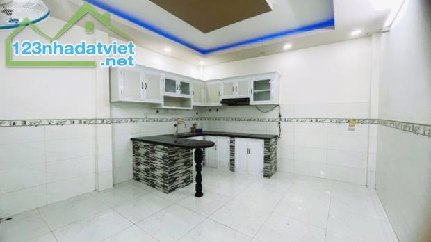 NHÀ ĐẸP LÊ ĐÌNH THÁM SÁT CẦU XÉO, GÒ DẦU- 2 TẦNG BTCT 49M2(4x12.2)- HẺM Ô TÔ. CHỈ 6 TỶ XÍU - 4