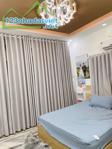 NHÀ ĐẸP LÊ ĐÌNH THÁM SÁT CẦU XÉO, GÒ DẦU- 2 TẦNG BTCT 49M2(4x12.2)- HẺM Ô TÔ. CHỈ 6 TỶ XÍU - 2