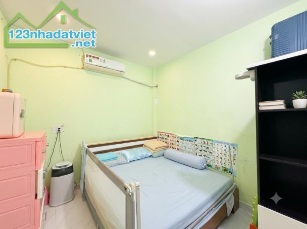 [DP132*] Nhà đẹp vuông A4 gần CV Cây Sộp Đông Hưng Thuận 3.x tỷ - 2
