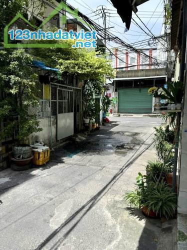 Nhà Tân Phú hẻm oto Luỹ Bán Bích - Diện tích 50m2 - 3 phòng ngủ (Pn trệt) - Chỉ 5 tỷ hơn - 3