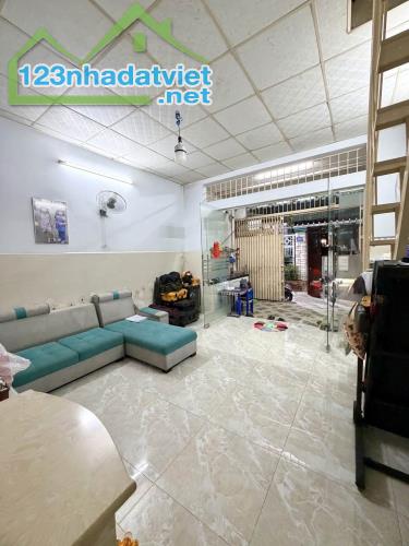Nhà Tân Phú hẻm oto Luỹ Bán Bích - Diện tích 50m2 - 3 phòng ngủ (Pn trệt) - Chỉ 5 tỷ hơn - 1