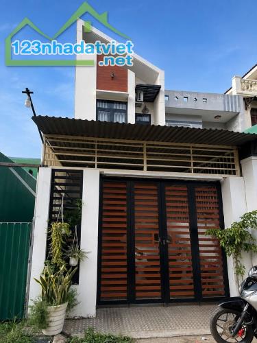 Chính chủ cần bán nhà đẹp hiện đại - Hẻm 44-19 Đinh Núp, Đắk Lắk - Vị trí đắc địa, sân ô