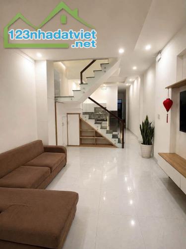 Chính chủ cần bán nhà đẹp hiện đại - Hẻm 44-19 Đinh Núp, Đắk Lắk - Vị trí đắc địa, sân ô - 1