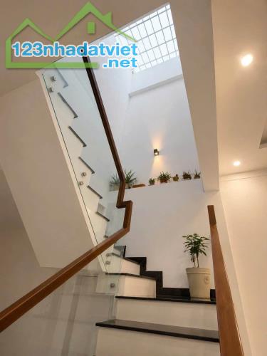 Chính chủ cần bán nhà đẹp hiện đại - Hẻm 44-19 Đinh Núp, Đắk Lắk - Vị trí đắc địa, sân ô - 3