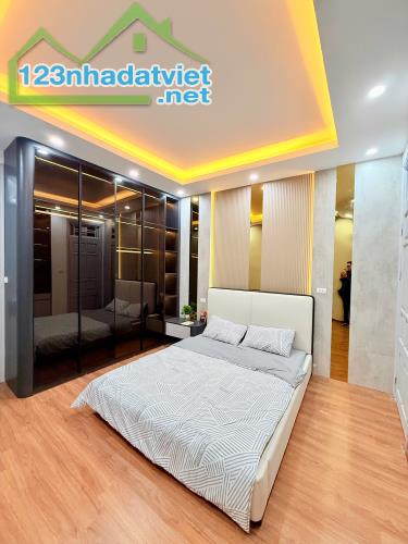 Nhà Hồng Mai 50m2 5 tầng, 6PN, ngõ thông, gần ô tô, gần Bạch Mai, giá 10 tỷ - 2