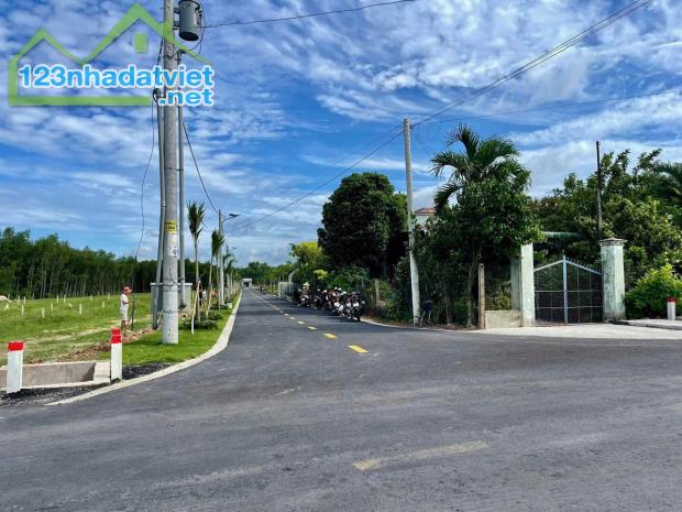 KẸT TIỀN BÁN 440M2 ĐẤT T.CƯ SỔ RIÊNG NGAY KCN BECAMEX SÁT CHỢ, TR.HỌC DÂN ĐỒNG. GIÁ 430TR