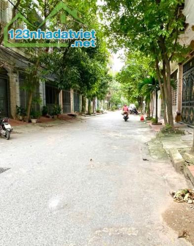 Di SẢN TRUYỀN ĐỜI - MỄ TRÌ - NHÀ BÁ.N ĐẸP LUNG LINH 75m-5 tầng ở luôn 18 tỷ