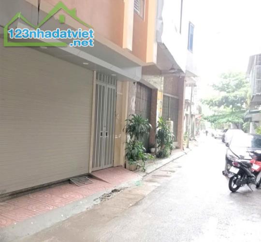 Bán Nhà Phân Lô Minh Khai – Ô Tô Đỗ Cửa – 79m² X 6 Tầng – Thang Máy – 18 Tỷ