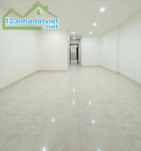 Bán Nhà Phân Lô Minh Khai – Ô Tô Đỗ Cửa – 79m² X 6 Tầng – Thang Máy – 18 Tỷ - 2