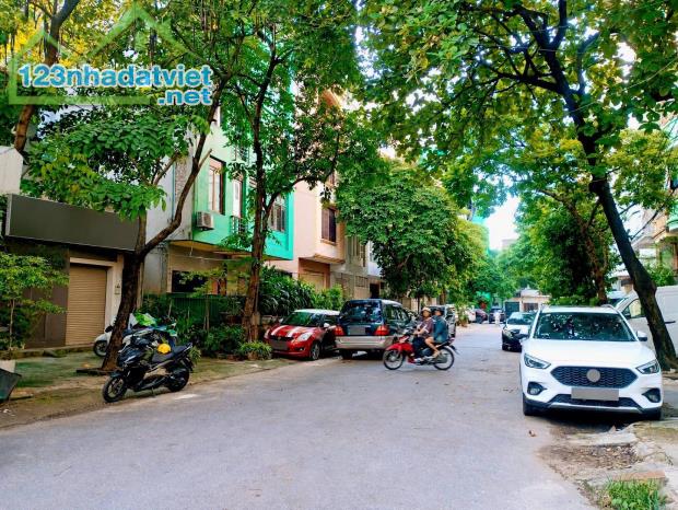 💥💥 CỰC VIP ĐẤT VÀNG MAI_DỊCH - VỈA HÈ - 3 ÔTO TRÁNH - KDOANH ĐỈNH CAO 🌹🌹  👉 DT: 31M - - 1
